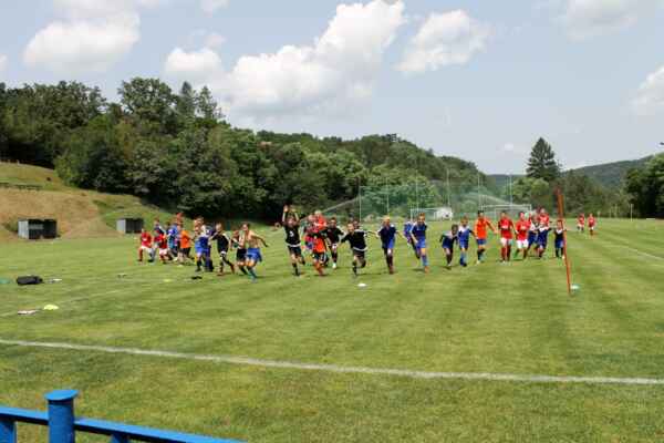 TJ SLAVOJ DAVLE : SK ČECHOSLOVAN DOLNÍ JIRČANY  (8.11.2025)